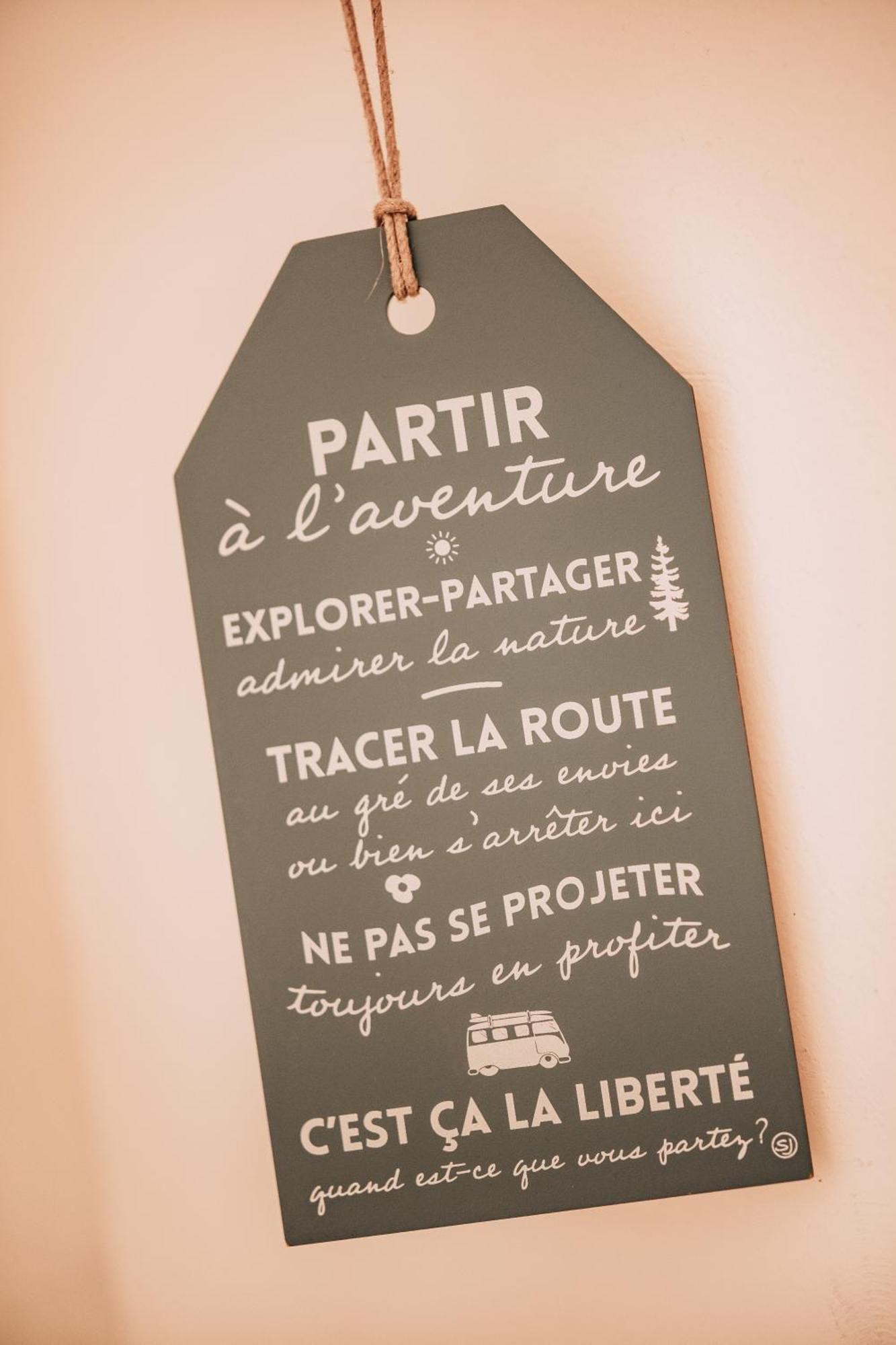 Laissez-Vous Enchanter Par La Vallee De La Meuse Hastiere-par-dela 外观 照片